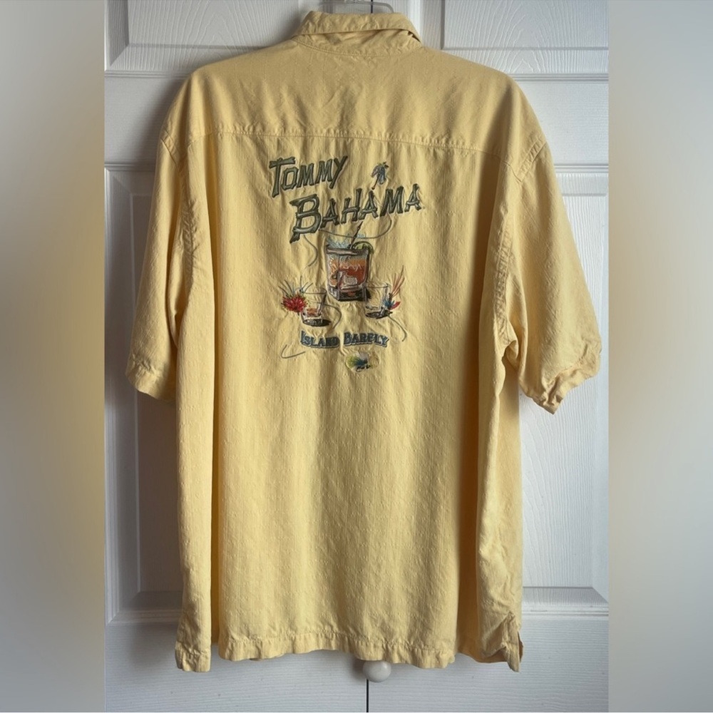 Tommy Bahama Yellow Embroidered Island Fly Button Up Shirt Size XL 100% Silk